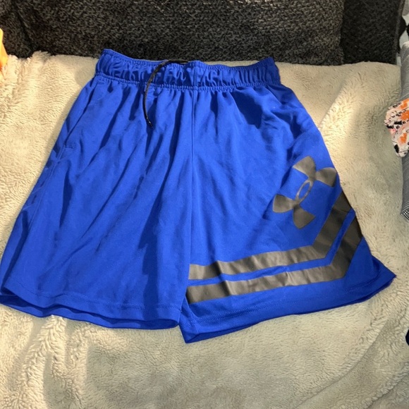 🎉4 for $20 Under Armour Heatgear Shorts,  Medium - Picture 1 of 5